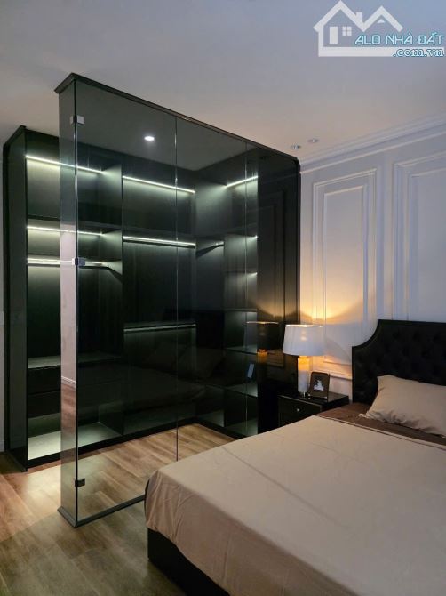 Bán căn nhà xây mới 5 tầng thang máy độc lập hai bà trưng lê chân . Diện tích 64m - 4