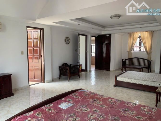 BÁN BIỆT THỰ CÁCH BIỂN 700M - DT 162M2 GIÁ CHỈ 15.5 TỶ - VÕ THỊ SÁU P2 VŨNG TÀU GẦN HỒ - 4