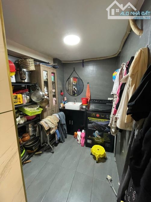 BÁN NHÀ 52M² – 3 TẦNG – HXH NGUYỄN VĂN YẾN – 4PN – 5WC – SỔ VUÔNG – 5.7 TỶ - 4