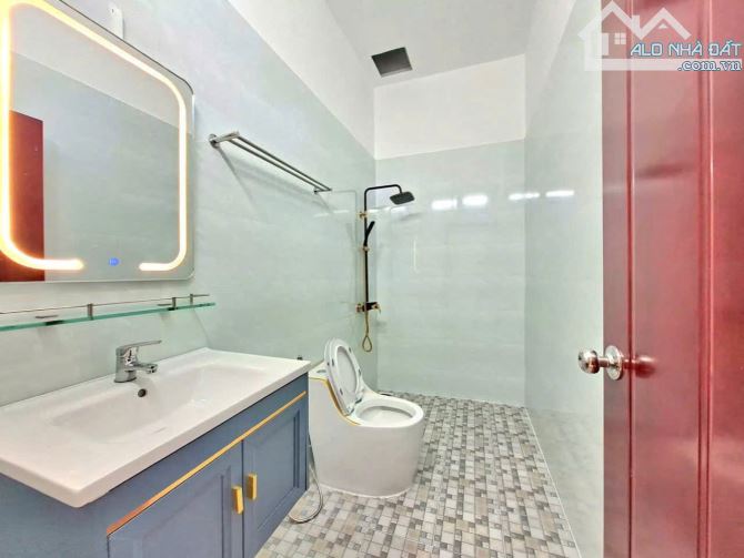 NHÀ 4 LẦU 2 MẶT TIỀN ĐƯỜNG THOÁNG MÁT.NGANG 10,5M THỊ TRẤN NHÀ BÈ - HUỲNH TẤN PHÁT - 4