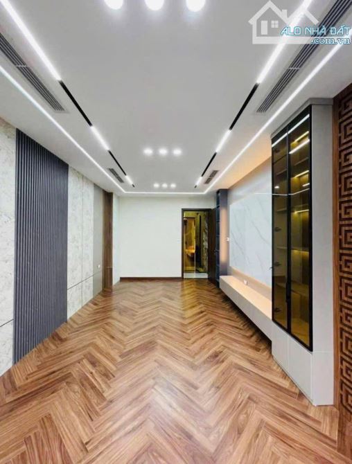 BÁN NHÀ NGỌC LÂM - 6TẦNG THANG MÁY - NGÕ RỘNG OTO CHẠY - NỘI THẤT ĐẦY ĐỦ - 5