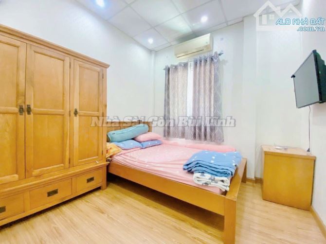 BÁN LÔ GÓC 2 MTKD HOÀNG HOA THÁM - HXH 10M THÔNG, SÁT GA T3, 3 TẦNG, 62M2(4.4X15), 11.X TỶ - 5