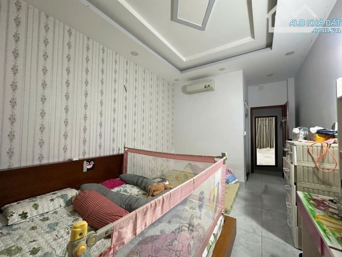 🏡TÂN BÌNH -- HẺM XE HƠI TRÁNH 🚗 – NHÀ 5 TẦNG ĐẸP – GẦN EMART –  CHỈ 6,X TỶ - 6