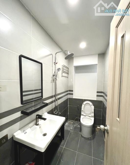 NHÀ MỚI 2 TẦNG HUỲNH TẤN PHÁT, QUẬN 7, 5.3M x 11M, 3PN, NHỈNH 4 TỶ - 6