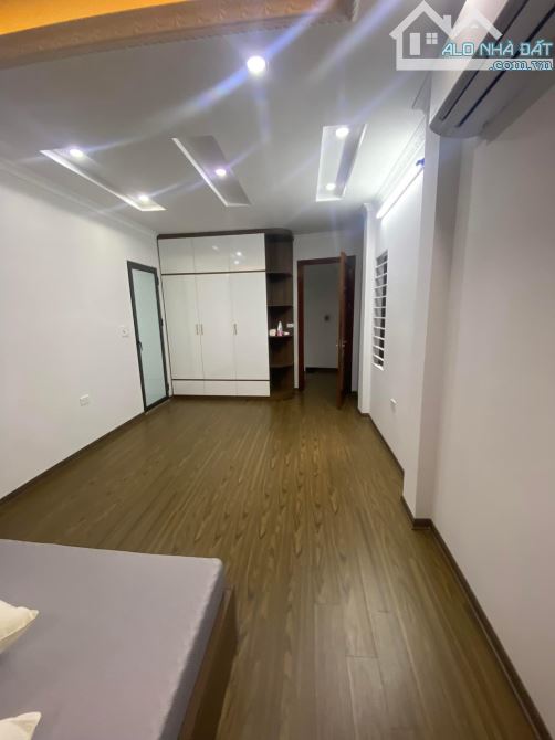 Bán nhà Hồng Tiến, gần cầu Chương Dương,35m²,4 tầng,Lô góc, gần phố, cách oto 2m, 7.2 tỷ - 6