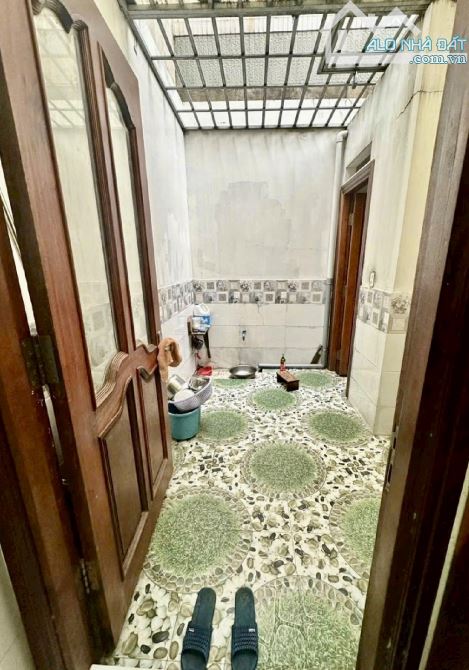 🏡 BÁN NHÀ GẦN CHỢ ĐẦU MỐI HÓC MÔN – DT 4x18m – 2 LẦU – NỘI THẤT GỖ QUÝ – GIÁ CHỈ 5.4 TỶ - 6