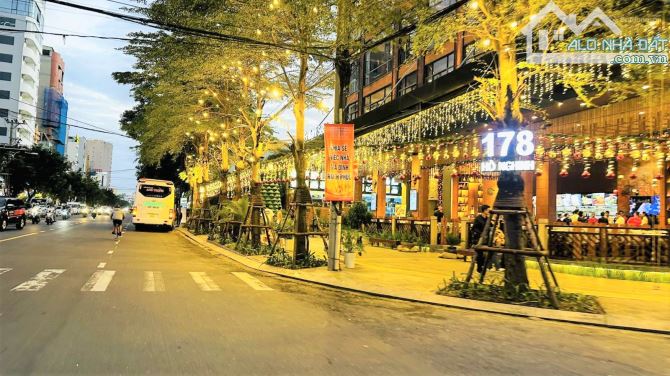 3 MẶT TIỀN BIỂN MỸ KHÊ 262M trục HỒ NGHINH & TRẦN ĐÌNH ĐÀN tốt nhất