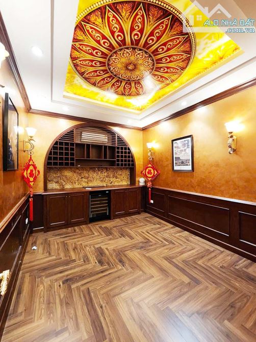 TÒA NHÀ DÁT VÀNG DUBAI ĐẲNG CẤP 5 SAO MẶT PHỐ, THANG MÁY, VIEW HỒ HOÀNG CẦU|DT55M2_32TỶ