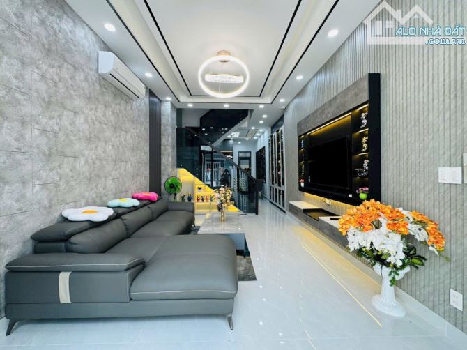 Bán nhà đẹp 4 tầng,sổ hoàn công đủ.Phường Phú Mỹ,Quận 7.Giá 7.69 tỷ.