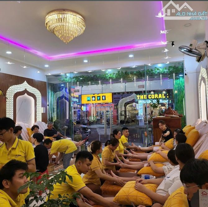 Bán ks Mt Nguyễn Thiện Thuật 7 tầng 26 phòng giá tốt