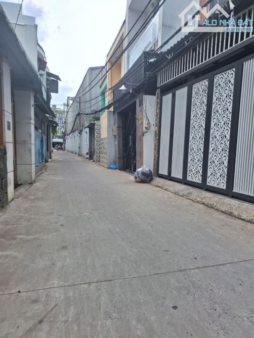NHÀ PHỐ 3 TẦNG MỚi 56M2 HUỲNH  TẤN PHÁT Q7