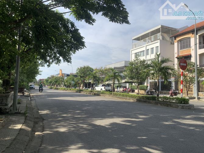Đất mặt tiền Lê Quang Đạo, khu phố nhà hàng của TP Huế