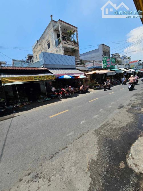 SIÊU PHẨM MI NI SÁT BÊN CHỢ GIÃN DÂN - 2 TẦNG - HIỆP THÀNH - QUẬN 12 - GIÁ 3,1tỷ