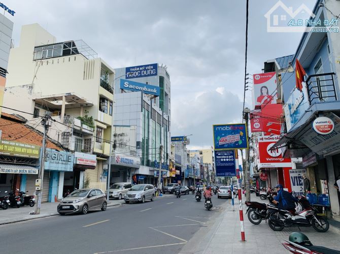 Bán nhà 2mặt tiền kề Công Viên Biên Hùng ngang 11m mặt tiền đường 30/4, Biên Hòa Gía 34 tỷ