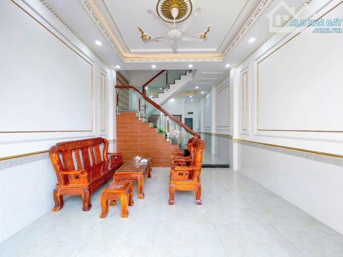 Bán nhà 2 lầu sổ riêng Nguyễn Văn Tỏ, Long Bình Tân, Biên Hòa, Đồng Nai 3.5 tỷ.