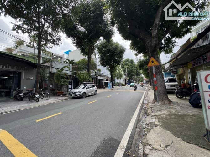 Gấp bán nhà Mặt tiền, gần Lê Văn Chí, Thủ Đức, ngang 7m, giá 18 tỷ.