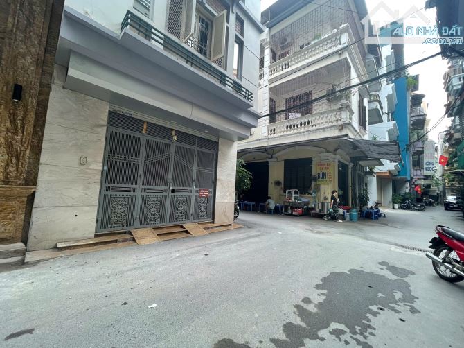 SIÊU HIẾM-GIÁ QUÁ TỐT-198 LÊ TRỌNG TẤN 65M2 5 TẦNG MT 5M PHÂN LÔ NGÕ TO-NHÀ ĐẸP CHỈ 19,3TỶ
