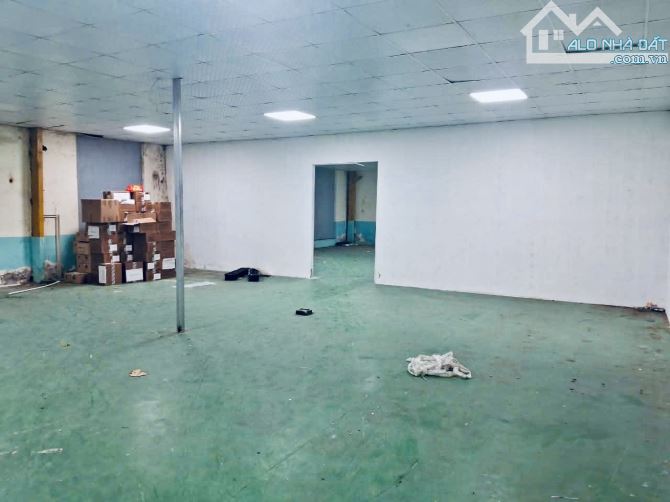 Cho thuê 550m2 kho nền sơn epoxy, trần thạch cao