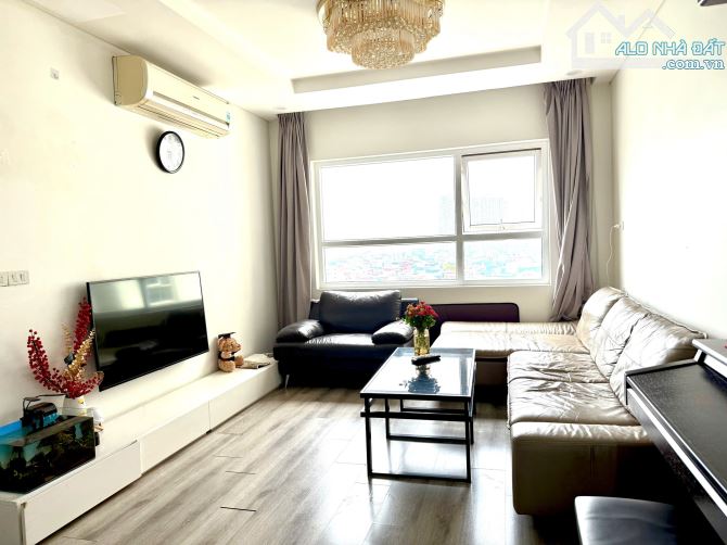 Căn hộ A14 Nam Trung Yên chủ nhà cần bán, 2PN2W, giá nhẹ chỉ 4,5ty tương đương 70m