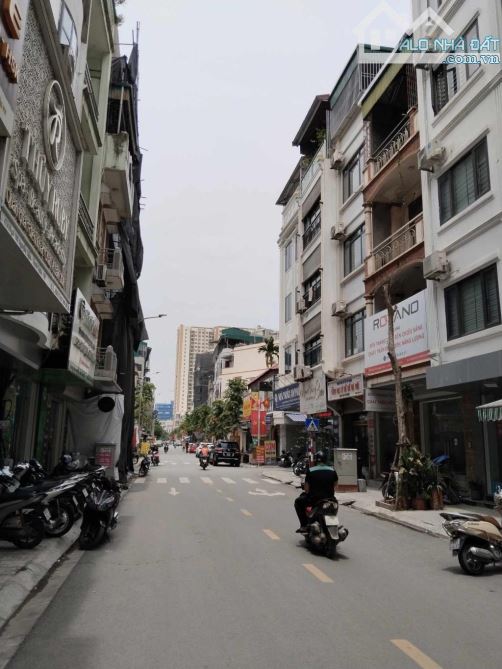 KHUẤT DUY TIẾN - HAI MẶT TIỀN - MẶT TIỀN QUYỀN LỰC - VỈA HÈ RỘNG - OTO TRÁNH