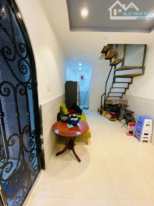 BÁN NHÀ HOÀNG VĂN THỤ P.2 Q.TÂN BÌNH - 2 TẦNG 3mX8m hẻm 3m - 3TỶ080