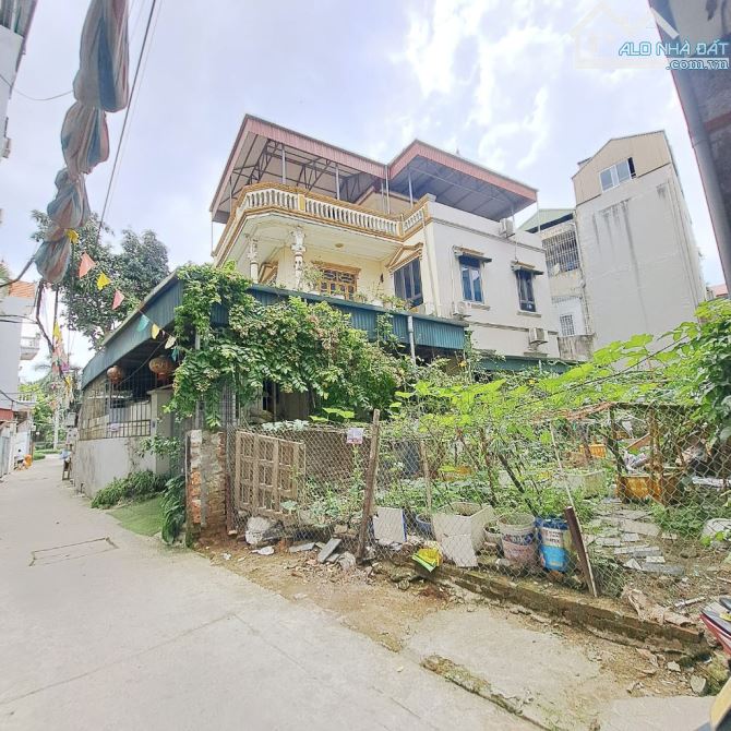 BÁN ĐẤT THẠCH BÀN LONG BIÊN,ĐƯỜNG 4,5M Ô TÔ TẢI THÔNG 108M*GIÁ 12TỶ(VIEW CÔNG VIÊN)