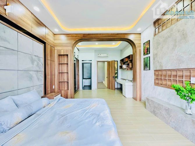 Bán nhà 6 tầng có thang máy, khu đồng bộ đẹp gần bờ kè Tham Lương, Gò Vấp, giá chỉ 8 tỷ
