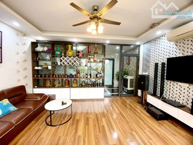 Bán nhà liền kề Trần Hữu Dực - Nhà 5 tầng thang máy, nội thất xịn đẳng cấp làm vp 24 tỷ.