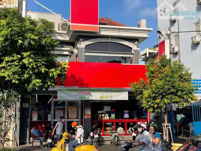 CHO THUÊ MT NGUYỄN KHẮC NHU P.CÔ GIANG Q1 8*25M NGANG RẤT TO CHỈ 65TR/THÁNG