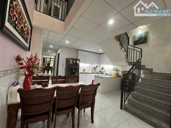 Nhà mặt phố đường MỸ ĐA ĐÔNG 8 - Khu vực dân trí cao - gần biển MỸ KHÊ - GÍA TỐT.
