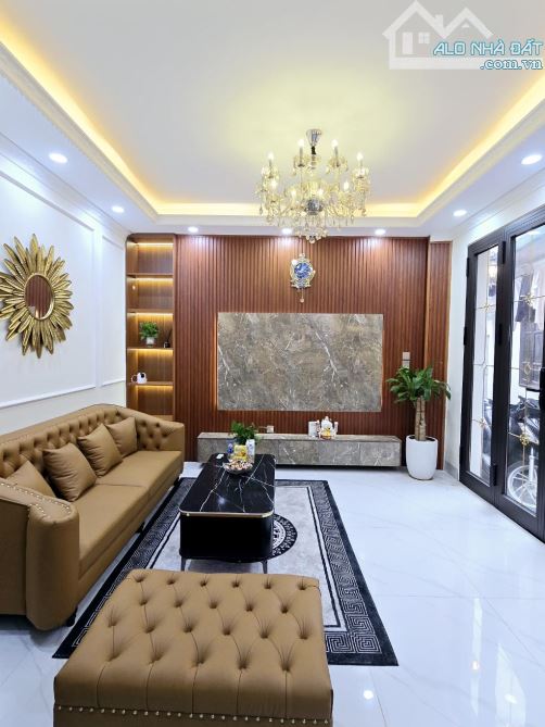 Bán gấp nhà phố Tư Đình, Ô Tô Tránh Kinh Doanh DT40m MT4m nhà 5 tầng dân xây giá 12ty