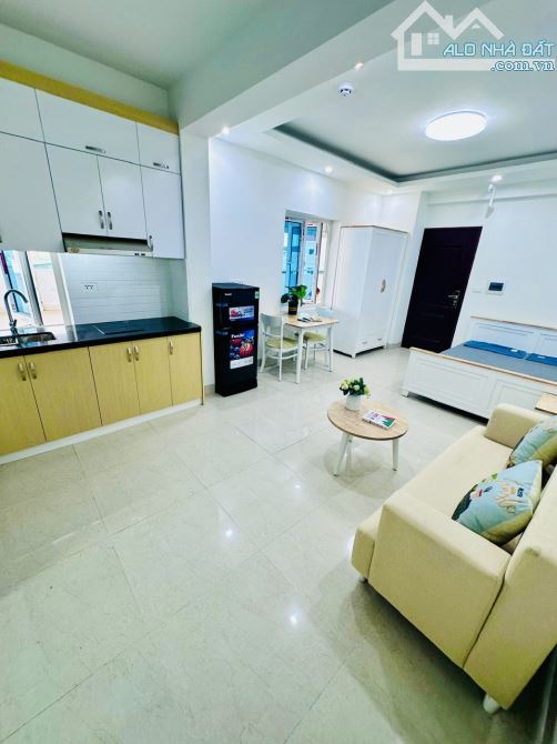 Bán tòa CCMN VŨ TÔNG PHAN 62M2, 6 tầng thang máy,15 phòng kk, full nội thất, DT 80tr/tháng