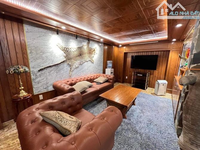 BÁN BT VƯỜN ĐÀO, TÂY HỒ, 368M2, 3TẦNG NỔI + 1 HẦM, SÂN VƯỜN, VIE CÔNG VIÊN, FULL NỘI THẤT