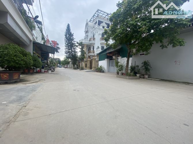 DỤC TÚ, CẦU TỨ LIÊN 59m2 trục chính kinh doanh Ô TÔ TRÁNH chào hơn 4 tỷ xíu