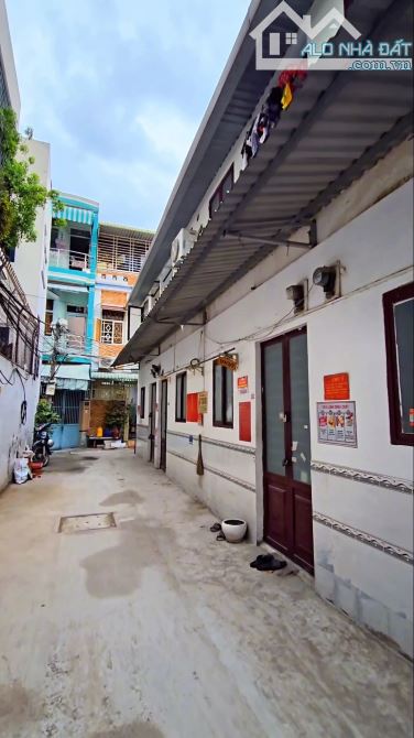 BÁN NHÀ GÓC 2 MẶT TIỀN HẺM Ô TÔ PHƯỜNG TÂN QUY. DT: 4M X 13.5M