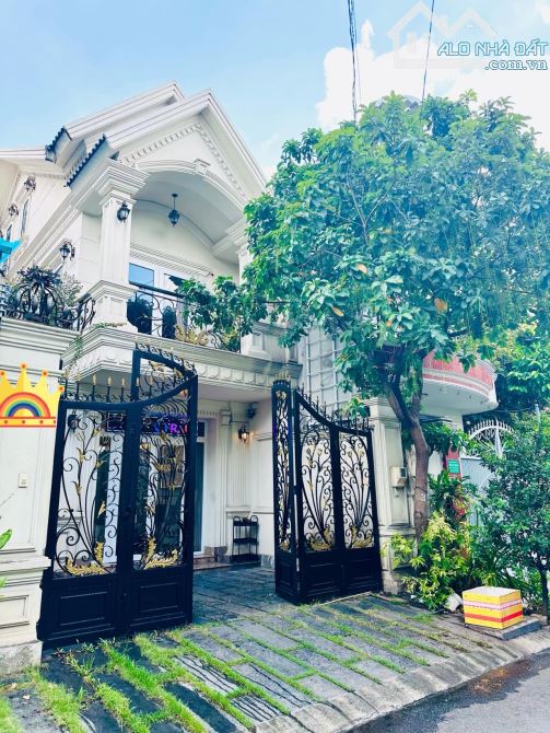 Biệt thự Mini 3 tầng đường Xe tải K300, P12, Tân Bình. 8.7x16m vuông đẹp.chỉ 21.5 tỷ