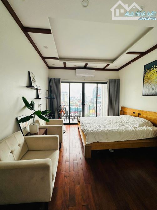 Căn hộ full đồ mặt phố Ngô Sĩ Liên - Đống Đa - ô tô đỗ cửa - ban công rộng - 11.5 triệu/th