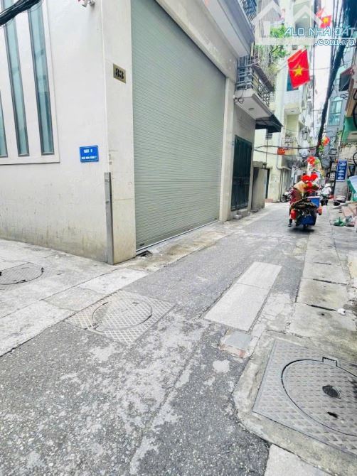 Nhà 2 mặt thoáng, ngõ nông, có khe thoáng, giếng trời ánh sáng tự nhiên, 40m2, giá 8.5 tỷ