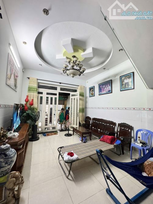 Hiếm bán nhà 4 tầng, hoàn công chuẩn, đường rộng 7m ngay gần Hoàng Diệu 2, vuông vức