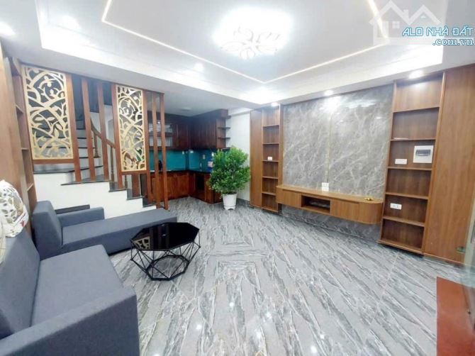 📌 Nhà 6 tầng phố Lĩnh Nam, ô tô đỗ cửa, gần ĐH Kinh Tế Kỹ Thuật, 7.25 tỷ (1)
