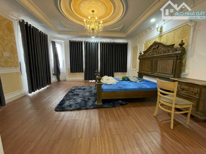 BÁN NHÀ, mặt tiền đường Nguyễn Thị Thập. P. Tân Quy Q7. Dt 5m x 18m. Giá 22.5 tỷ