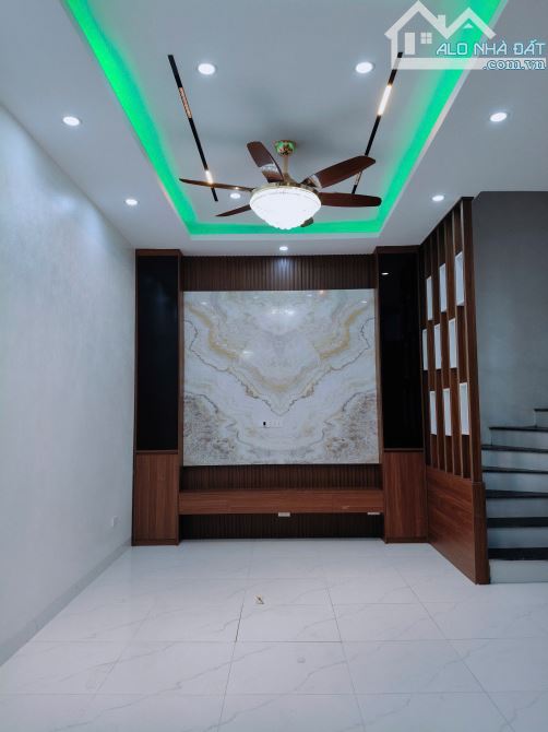 Nhà đẹp 10m ra ngõ thông ô tô qua nhà full nội thất tổ 6 Yên Nghĩa Hà Đông