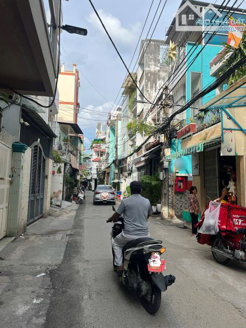 🏡 Xe hơi đến nhà - Tân Bình Giáp Q10 - 4.3 x 12.5 - 3 tầng 💰 6,5tỷ còn tl
