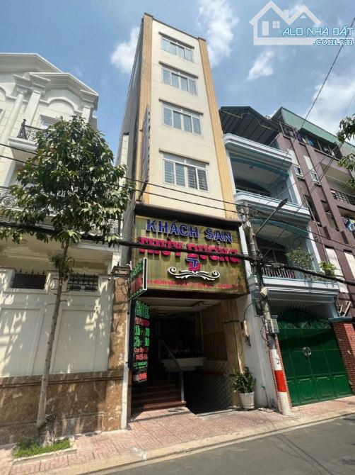 Chủ kẹt tiền cần bán gấp KS 6 tầng vị trí đắc địa K300 đường Nguyễn Minh Hoàng giá 19,5 tỷ
