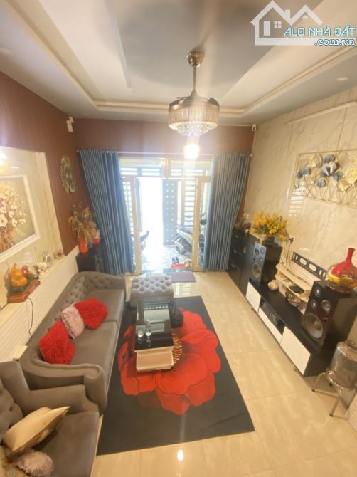 3 TẦNG MỚI ĐẸP NGAY HƯƠNG LỘ 3 - HẺM THÔNG 26/3 GẦN AEON TÂN PHÚ- 56M2(4×14). CHỈ HƠN 5 TỶ