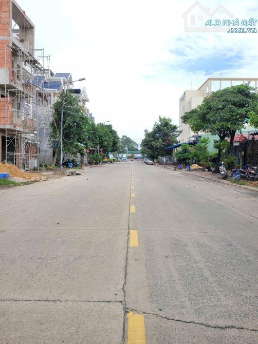 nhà cấp 4 125m2 MT Kinh Doanh 7ty2TL KDC Sóng Thần B p.Dĩ An Tp.Dĩ An