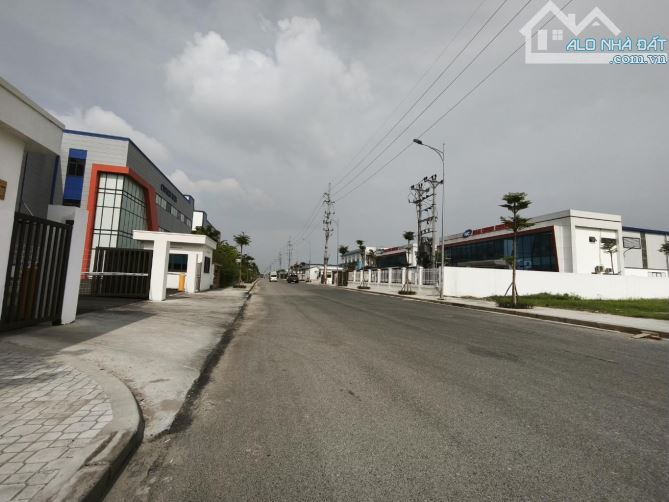SIÊU HIẾM- PHÂN KHÚC HỮU HẠN- Ô TÔ 7 CHỖ VÀO ĐẤT- TRONG KCN THUẬN THÀNH 3, QL17- DÒNG TIỀN