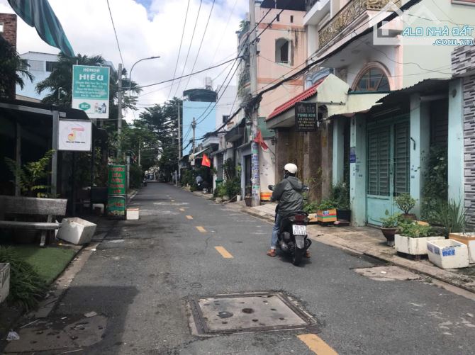 Nhà mặt tiền 4,7x24m 3 tầng BTCT. Vị trí đẹp, KD tốt Trung Mỹ Tây 3. SHR full thô