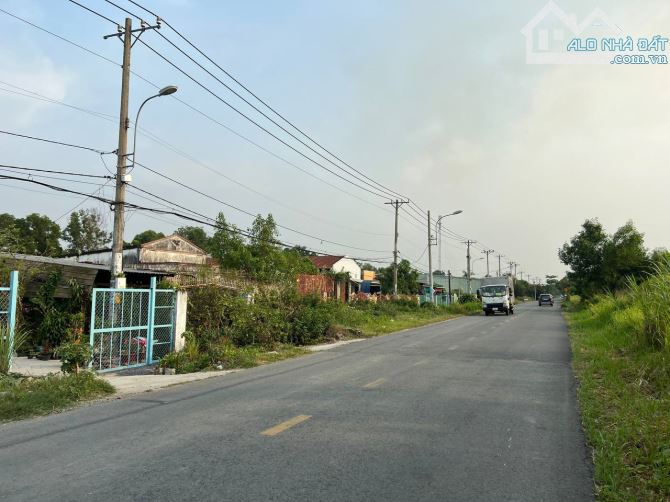 Bán đất thổ cư 500m2 mặt tiền đường Đặng Công Bỉnh