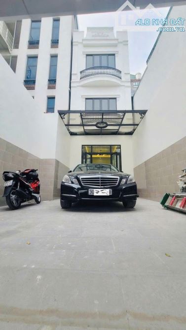NHÀ ĐẸP THANG MÁY, MẶT PHỐ NGÃ TƯ NHỔN, ĐƯỜNG 40M VỈA HÈ RỘNG